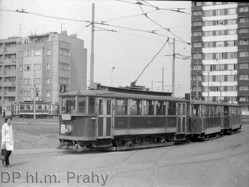 Až v roce 1952 začala fungovat smyčka na Lísku přímo na Budějovickém náměstí (linka 3).