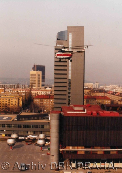 Letecký pohled na DBK a Olbrachtovu ulici, ještě bez stavby Raiffeissen centra.